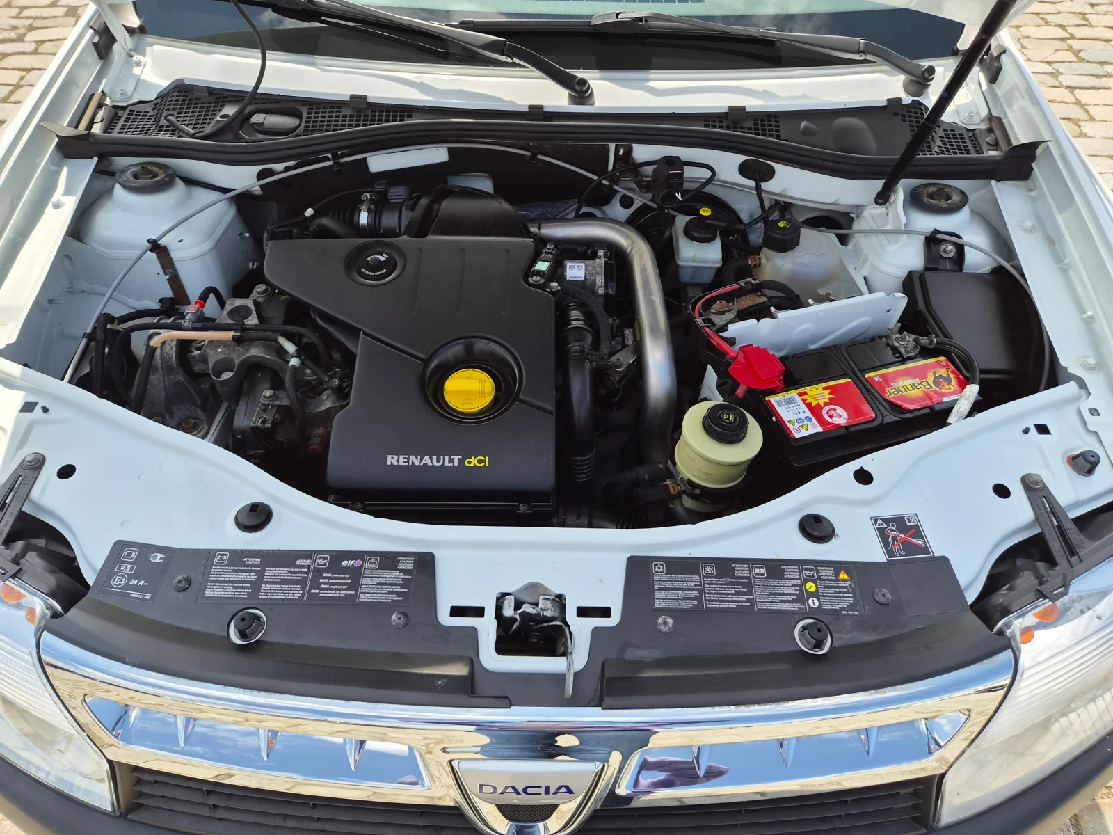 Dacia Duster 1.5DCI 90кс ЕВРО 5 188000 км., снимка 9 - Автомобили и джипове - 54240530