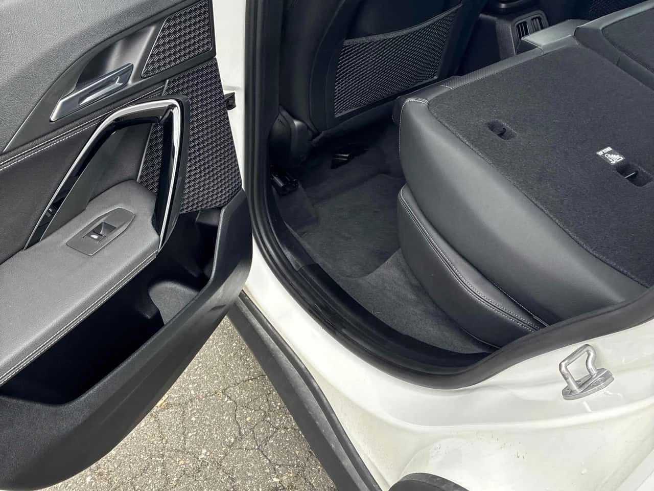 BMW X1 xDrive28i/ПАНОРАМА/ПОДГРЕВИ, снимка 11 - Автомобили и джипове - 54399066