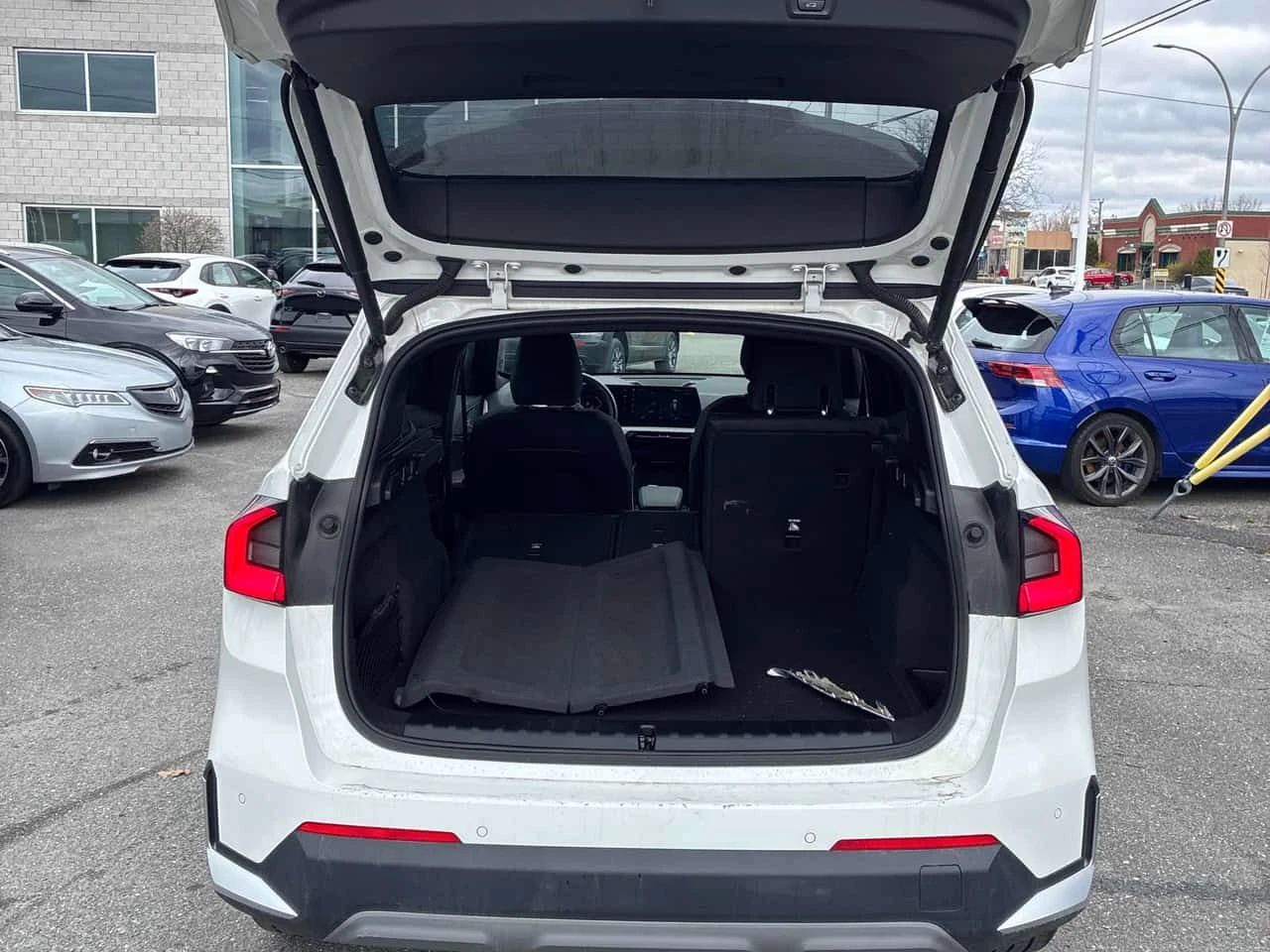 BMW X1 xDrive28i/ПАНОРАМА/ПОДГРЕВИ, снимка 12 - Автомобили и джипове - 54399066