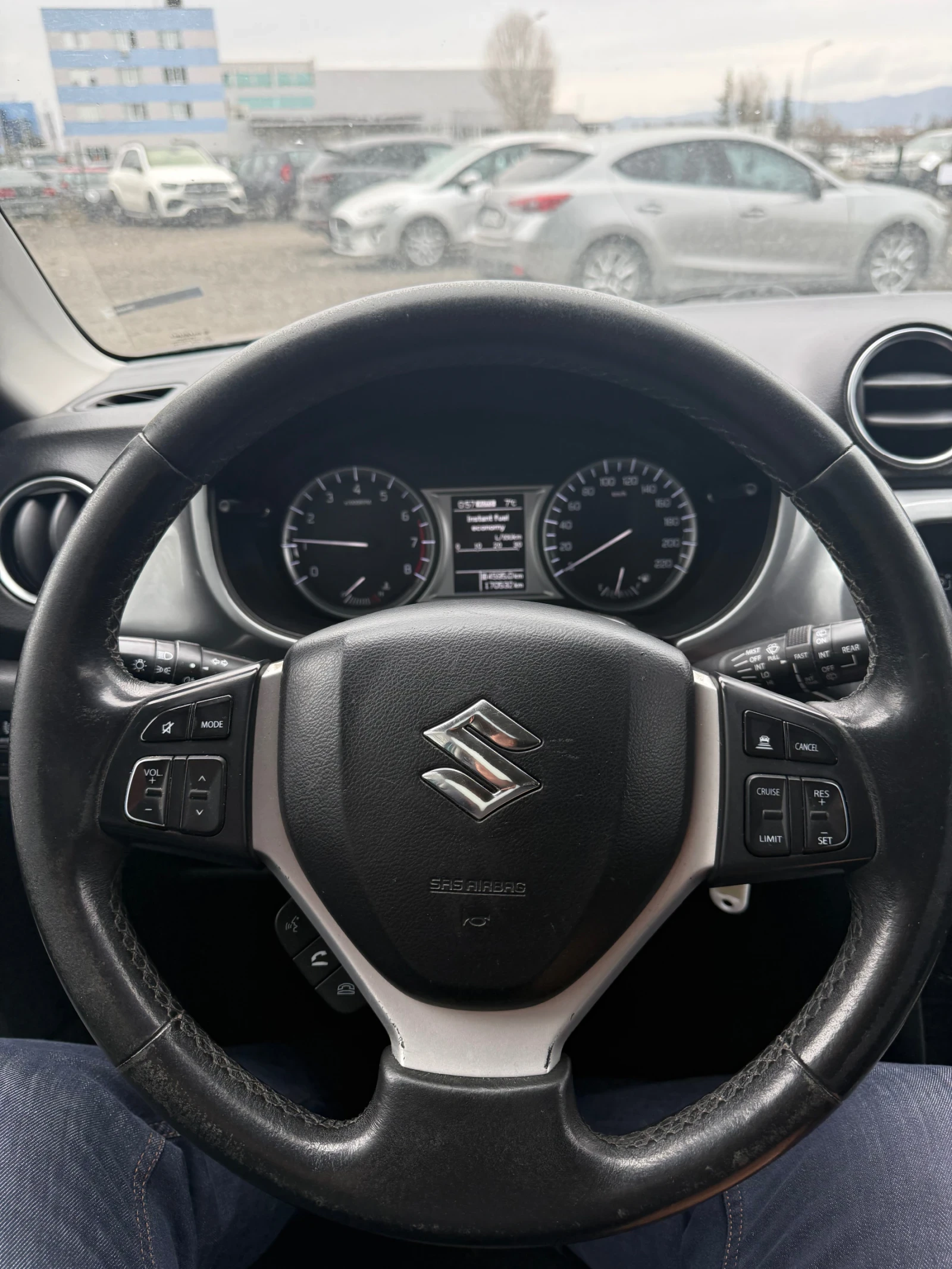 Suzuki Vitara 1.6i/4x4/Euro 6b, снимка 11 - Автомобили и джипове - 54444007