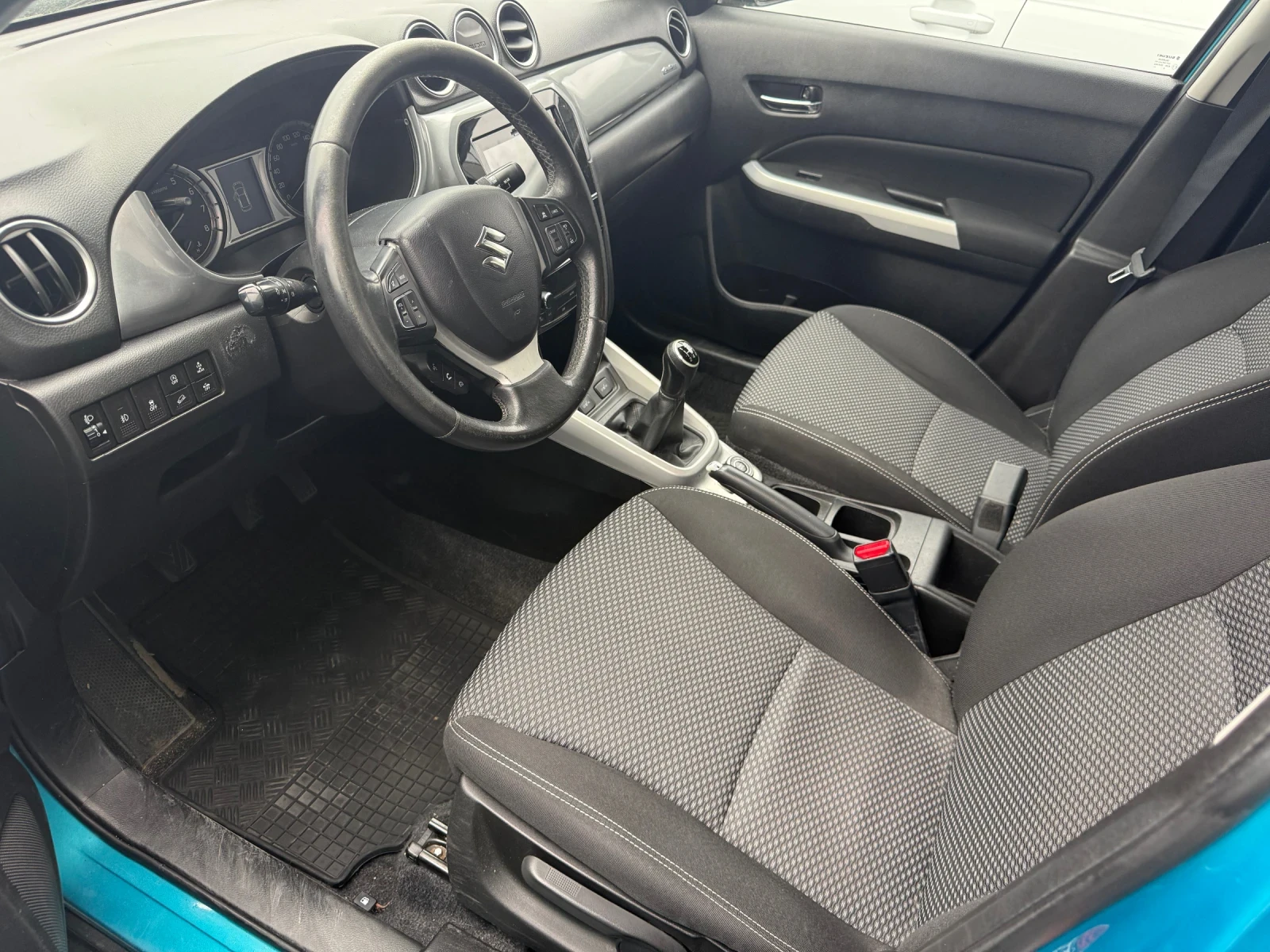 Suzuki Vitara 1.6i/4x4/Euro 6b, снимка 13 - Автомобили и джипове - 54444007