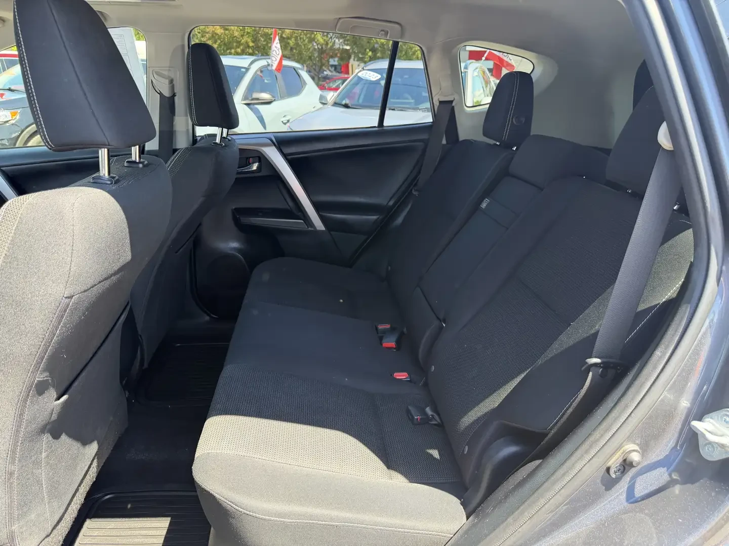 Toyota Rav4 Hybrid XLE, снимка 14 - Автомобили и джипове - 55314569