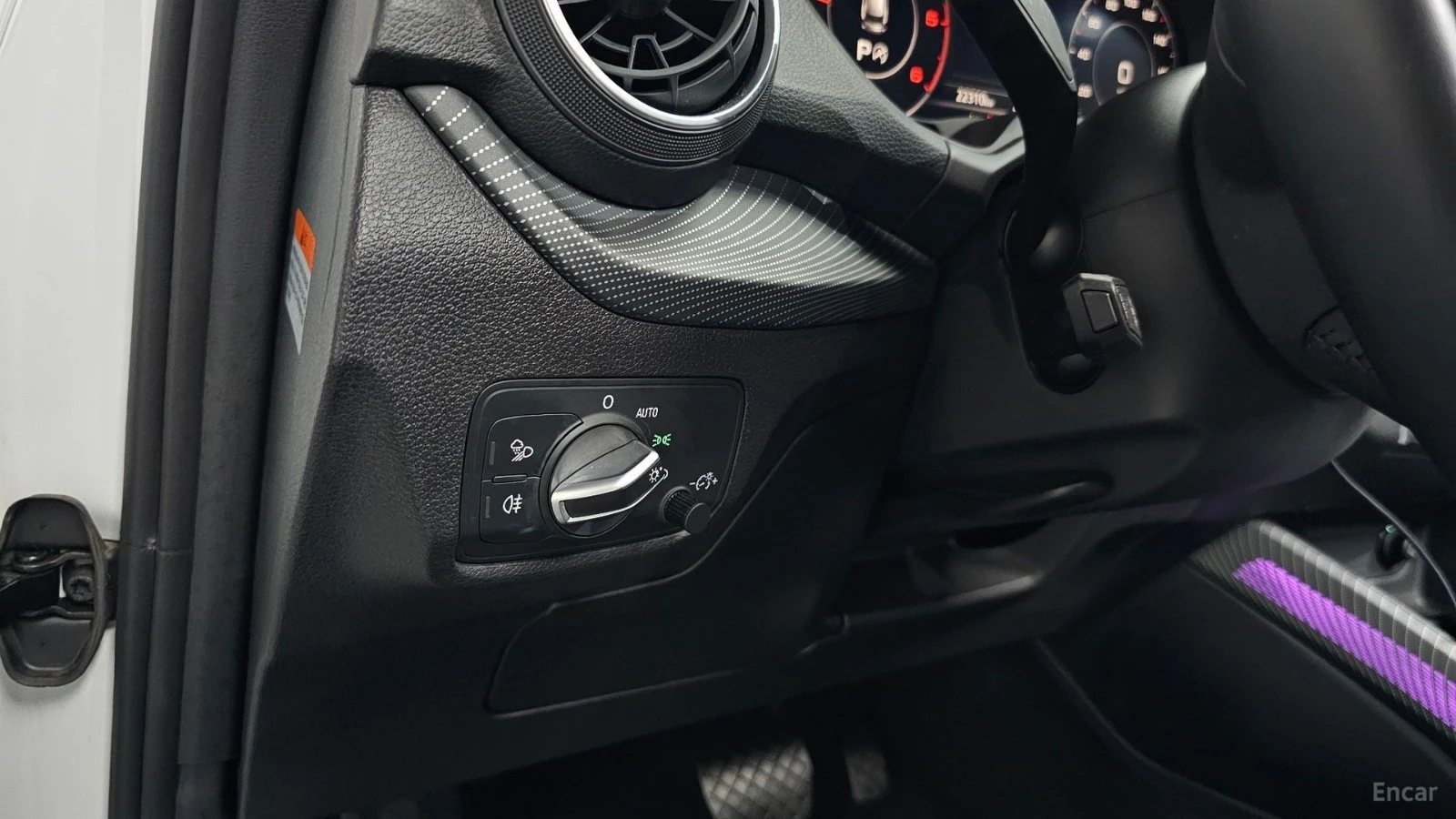 Audi Q2 35TDI* PREMIUM* ПОДГРЕВ* ПАНО* КАМЕРА* КОЖА* , снимка 17 - Автомобили и джипове - 55533006