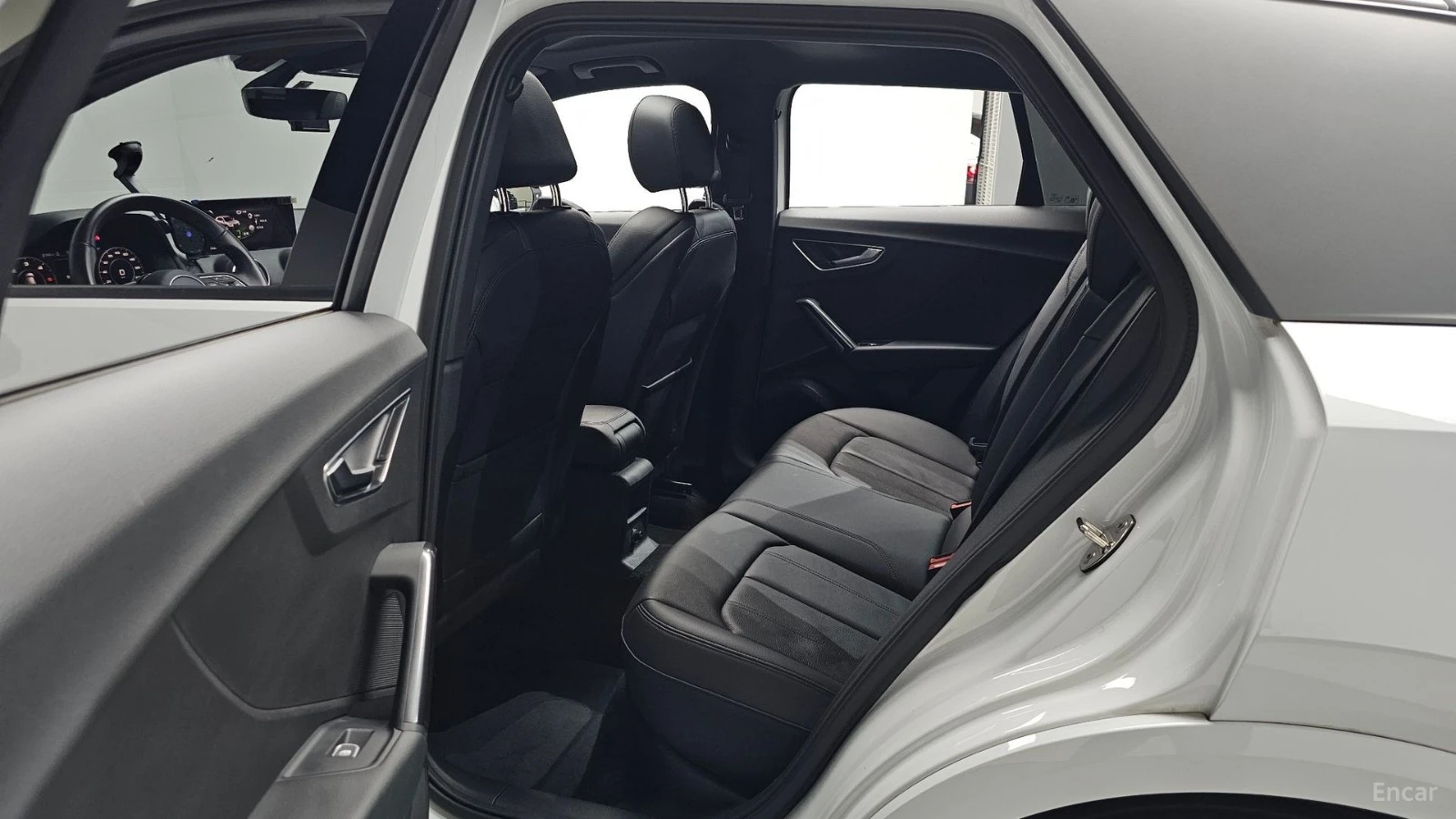 Audi Q2 35TDI* PREMIUM* ПОДГРЕВ* ПАНО* КАМЕРА* КОЖА* , снимка 10 - Автомобили и джипове - 55533006