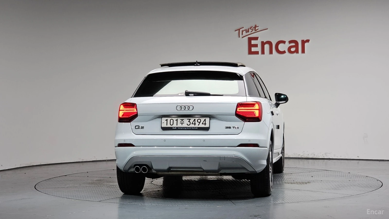 Audi Q2 35TDI* PREMIUM* ПОДГРЕВ* ПАНО* КАМЕРА* КОЖА* , снимка 4 - Автомобили и джипове - 55533006