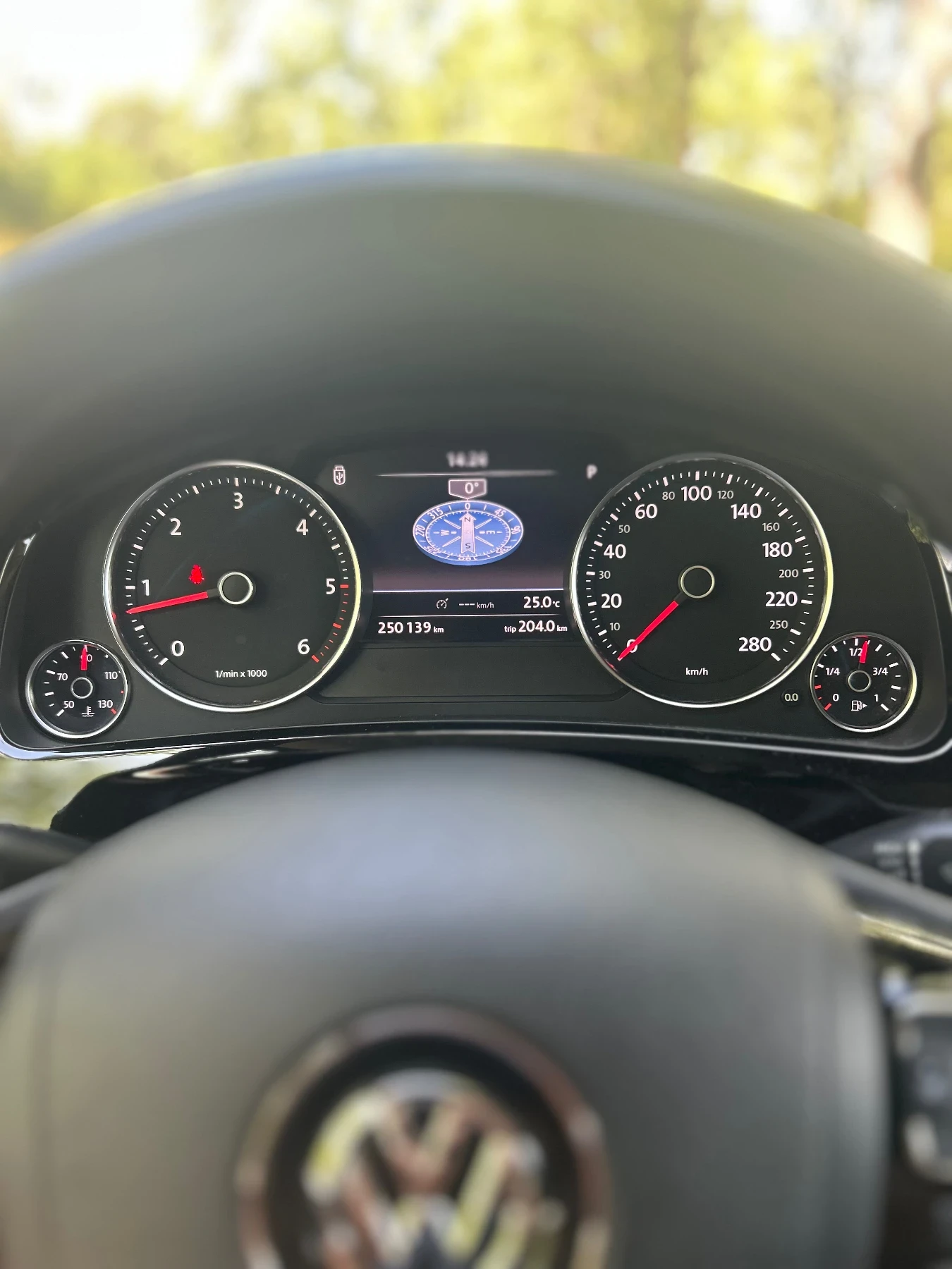 VW Touareg, снимка 7 - Автомобили и джипове - 55875805