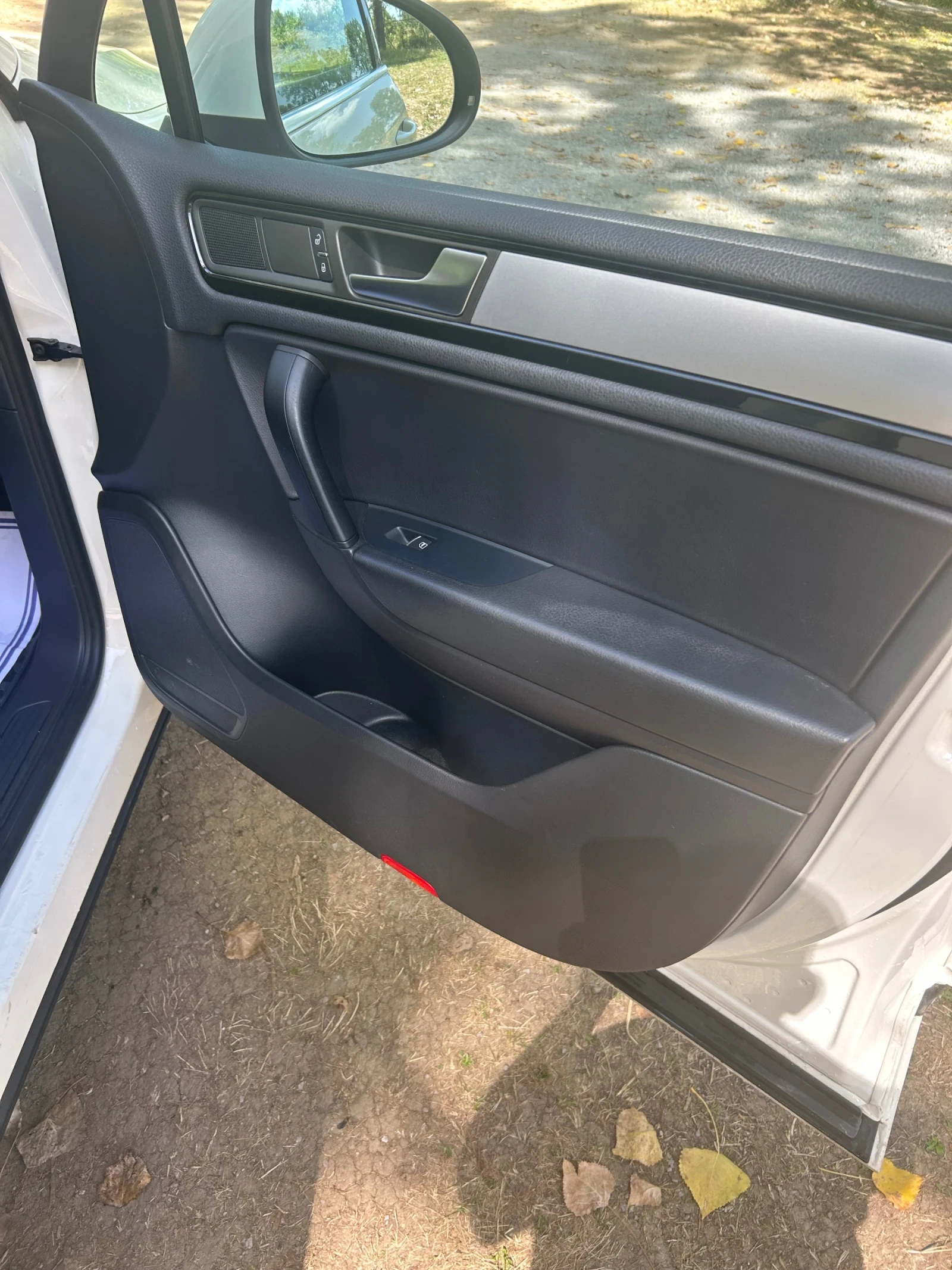 VW Touareg, снимка 13 - Автомобили и джипове - 55875805