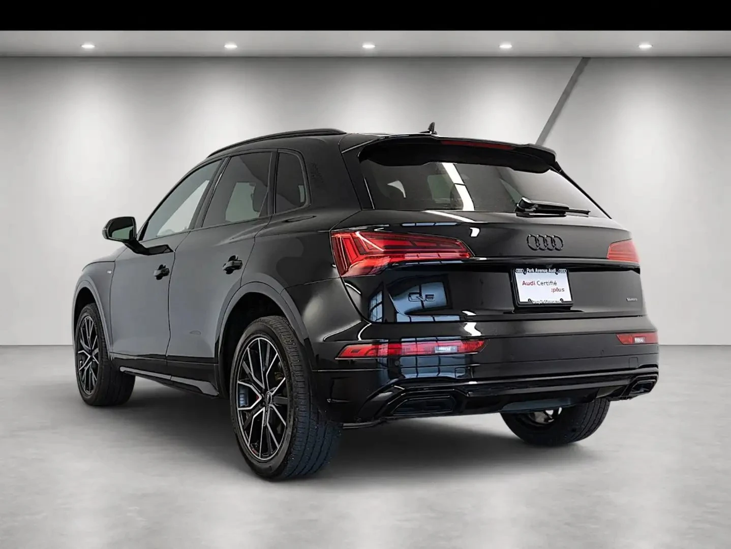 Audi Q5 TECHNIK ЦЕНА ДО БЪЛГАРИЯ АВТОКРЕДИТ, снимка 6 - Автомобили и джипове - 55949915