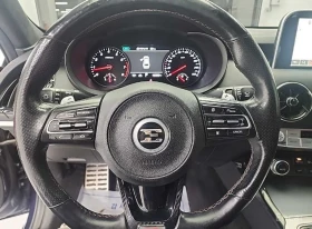 Kia Stinger 3.3* GT* AWD* ПОДГРЕВ* ОБДУХВАНЕ* 360КАМЕРА* , снимка 9