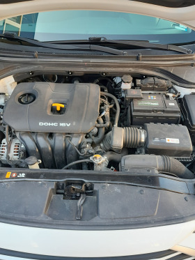 Hyundai Elantra 2.0, снимка 16