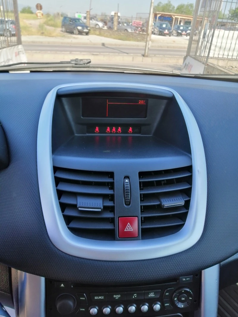 Peugeot 207 1.4 I 75ps, снимка 10 - Автомобили и джипове - 46096858