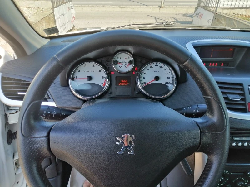 Peugeot 207 1.4 I 75ps, снимка 8 - Автомобили и джипове - 46096858