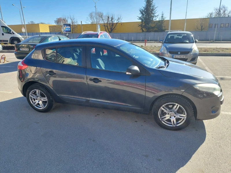 Renault Megane, снимка 1 - Автомобили и джипове - 48741293