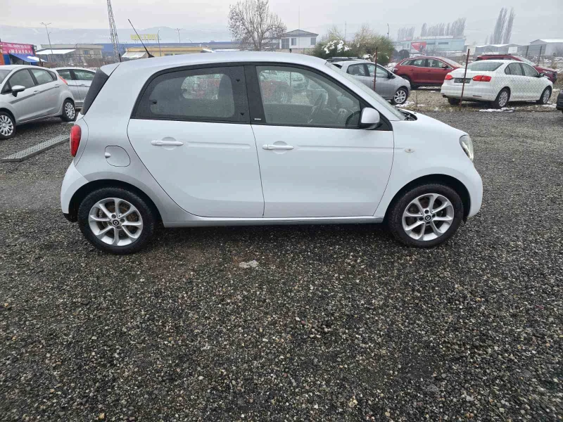 Smart Forfour, снимка 7 - Автомобили и джипове - 48774649