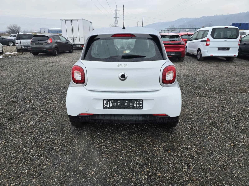 Smart Forfour, снимка 6 - Автомобили и джипове - 48774649