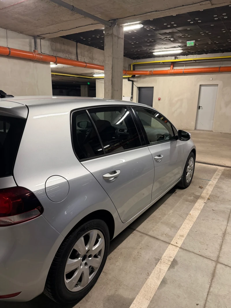 VW Golf 1.6 TDI DSG Автомат/ Нави, снимка 7 - Автомобили и джипове - 52696755