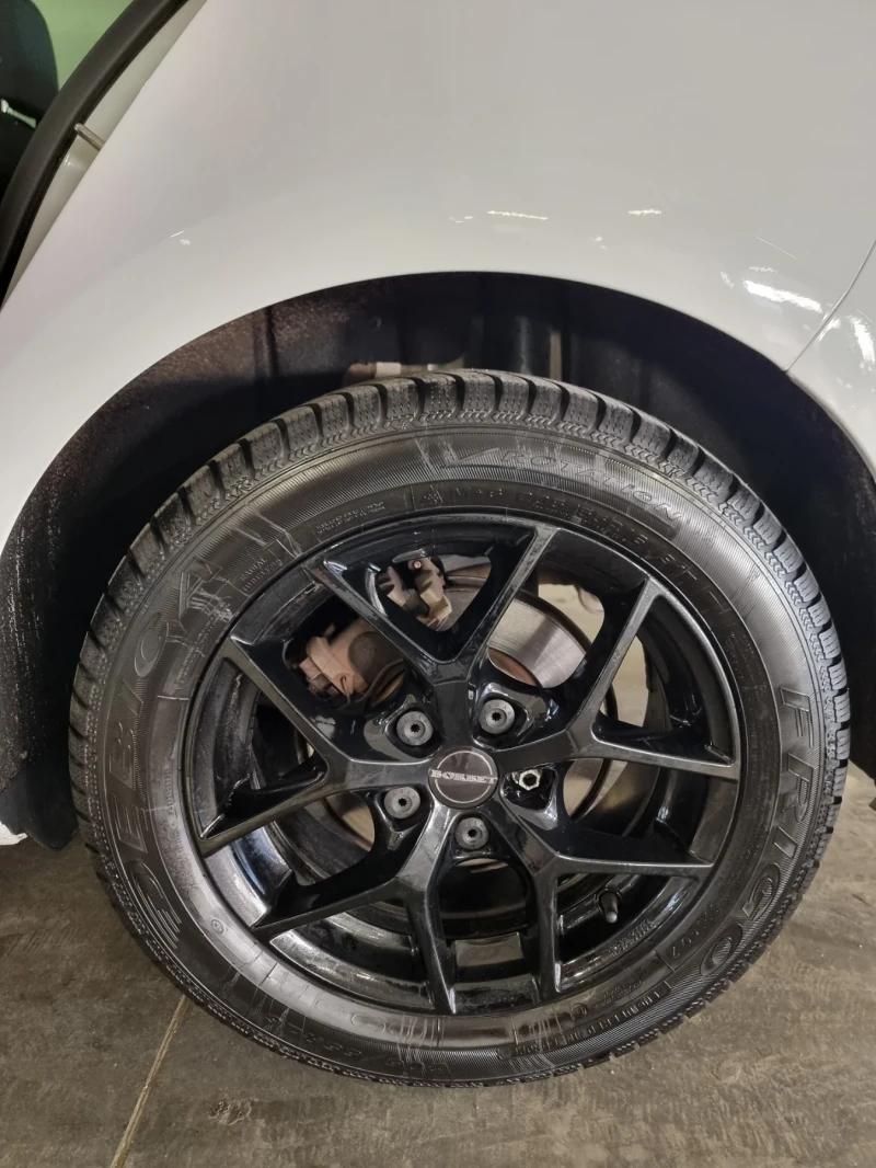 VW Golf, снимка 16 - Автомобили и джипове - 52927792