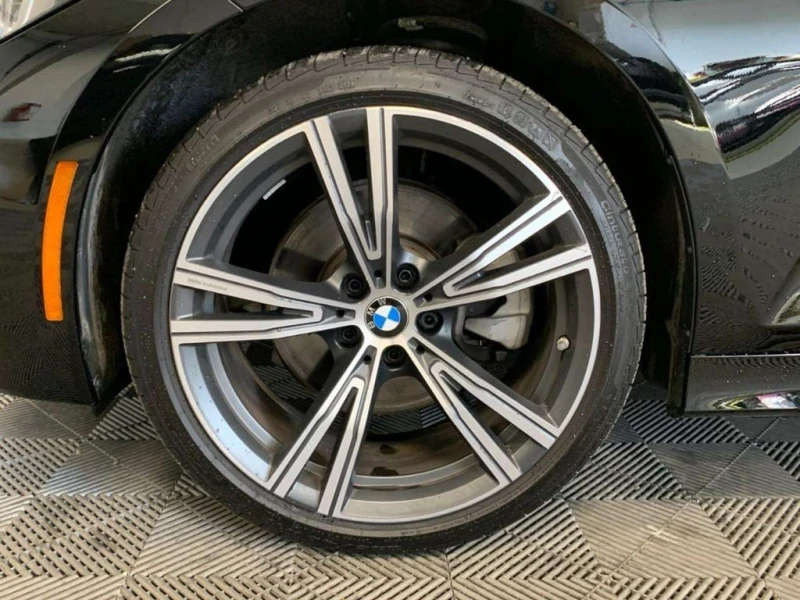 BMW 330 * xDrive * CARFAX * ЦЕНА ДО БГ, снимка 15 - Автомобили и джипове - 53085390