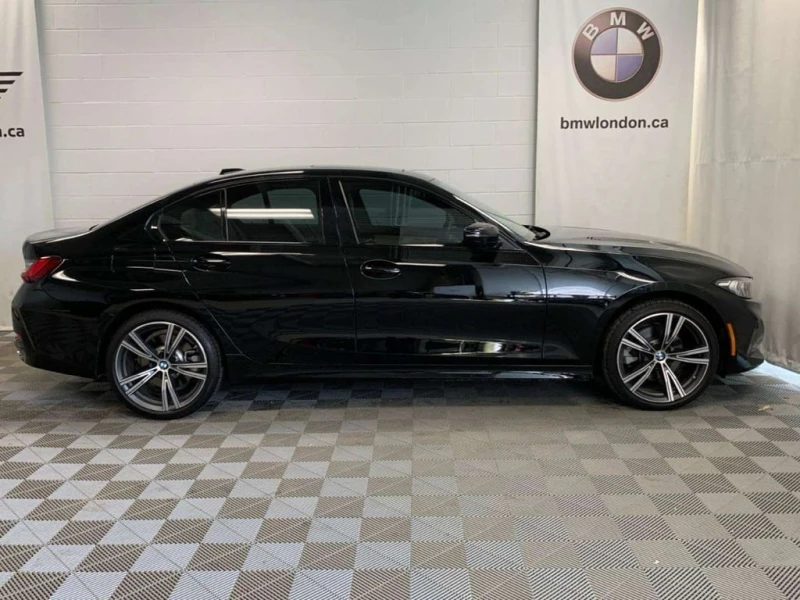 BMW 330 * xDrive * CARFAX * ЦЕНА ДО БГ, снимка 16 - Автомобили и джипове - 53085390