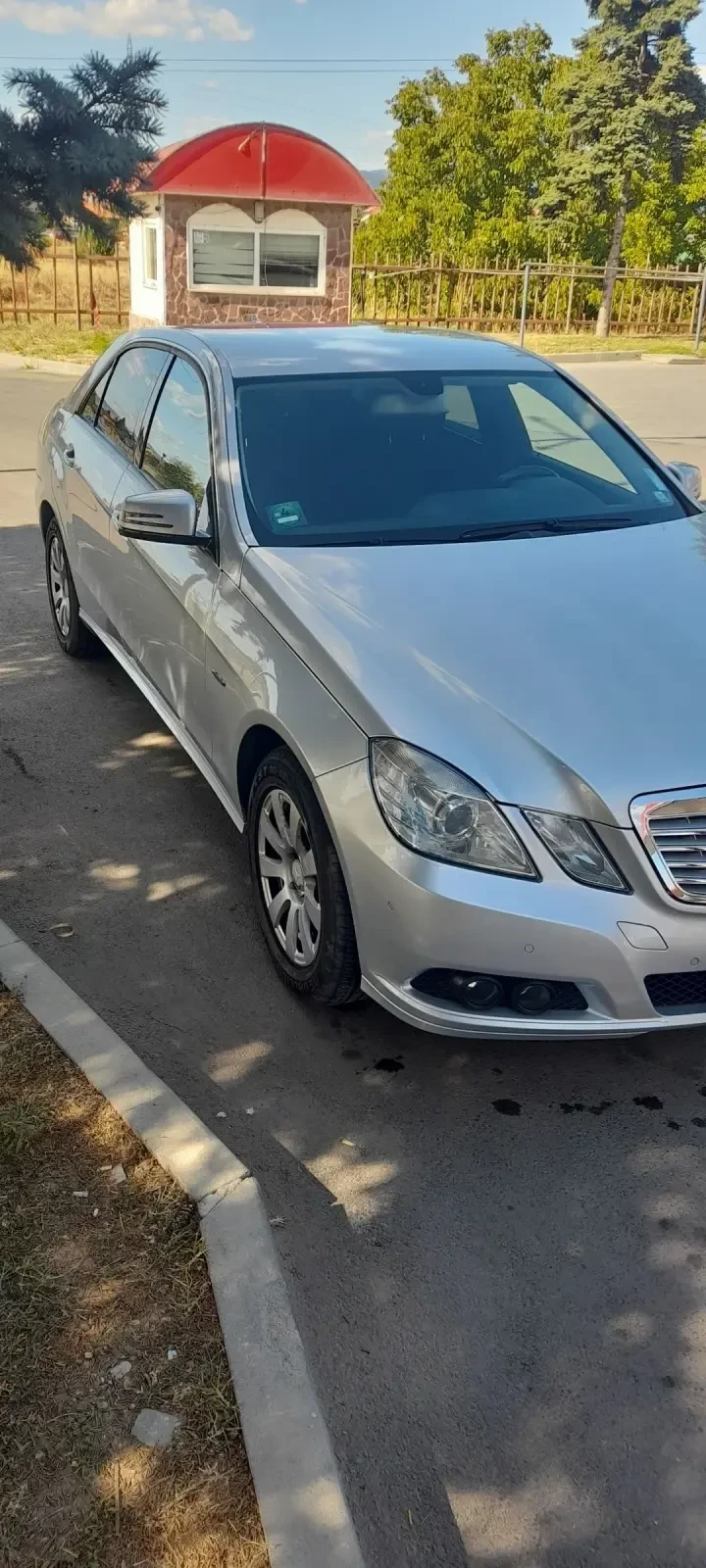 Mercedes-Benz E 250, снимка 5 - Автомобили и джипове - 47111989