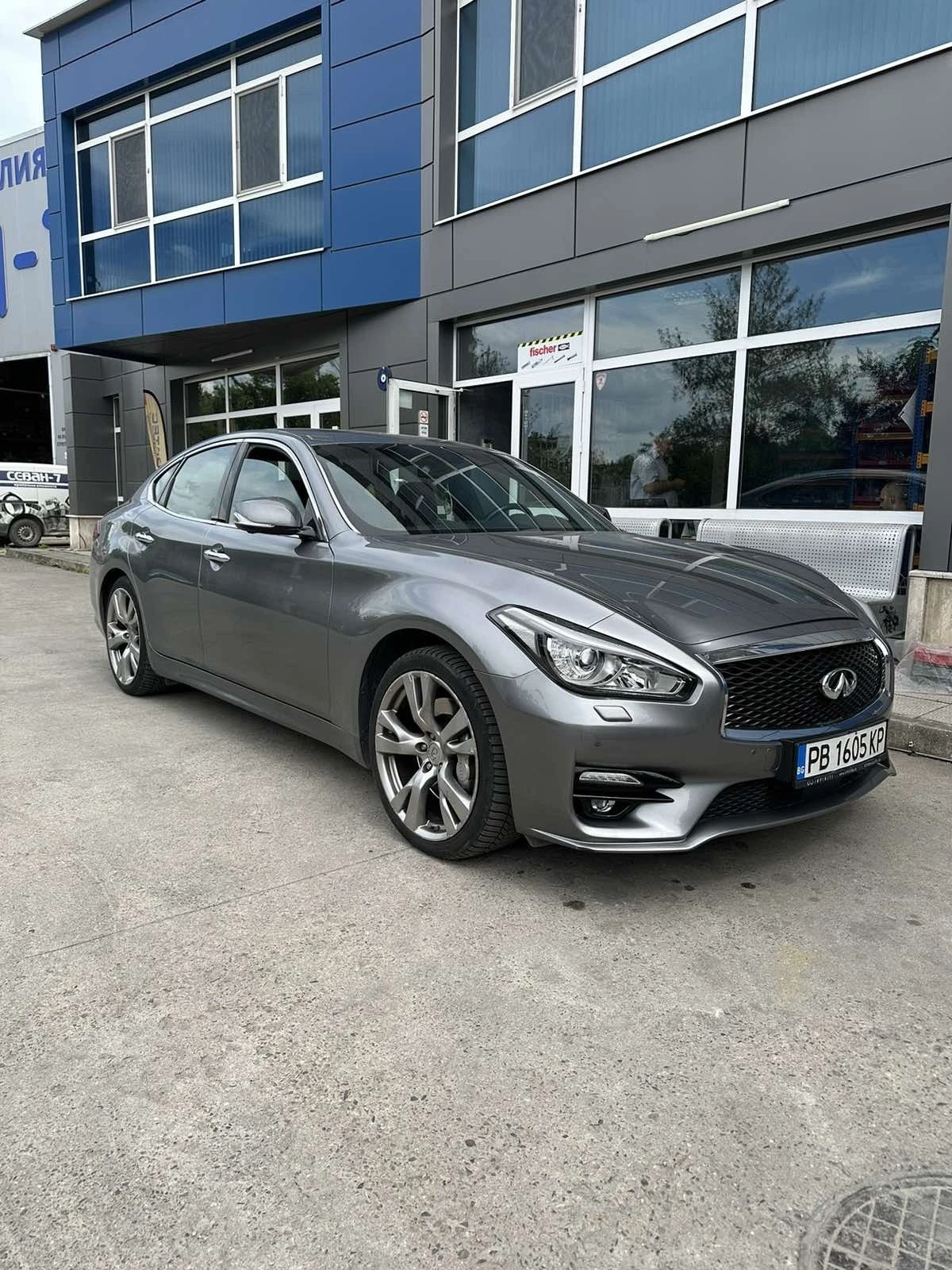 Infiniti Q70 70 S 2.2 - изображение 2