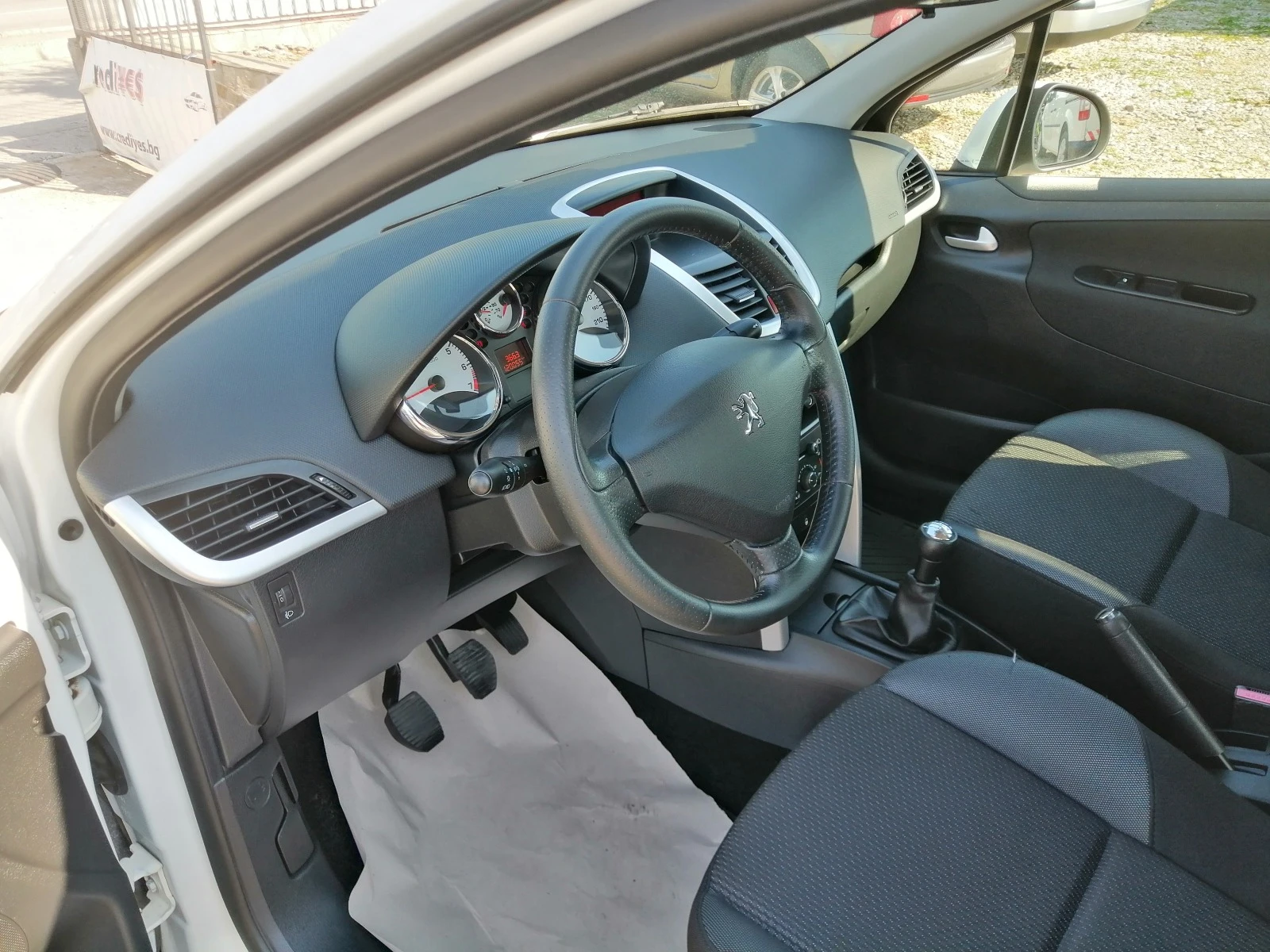 Peugeot 207 1.4 I 75ps | Mobile.bg — изображение 12