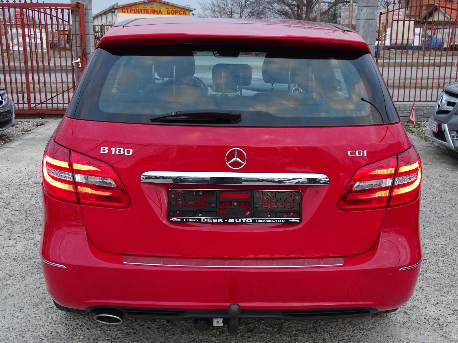 Mercedes-Benz B 180 * _АВТОМАТИК_* КОЖА_* БОРДО_*  - изображение 4