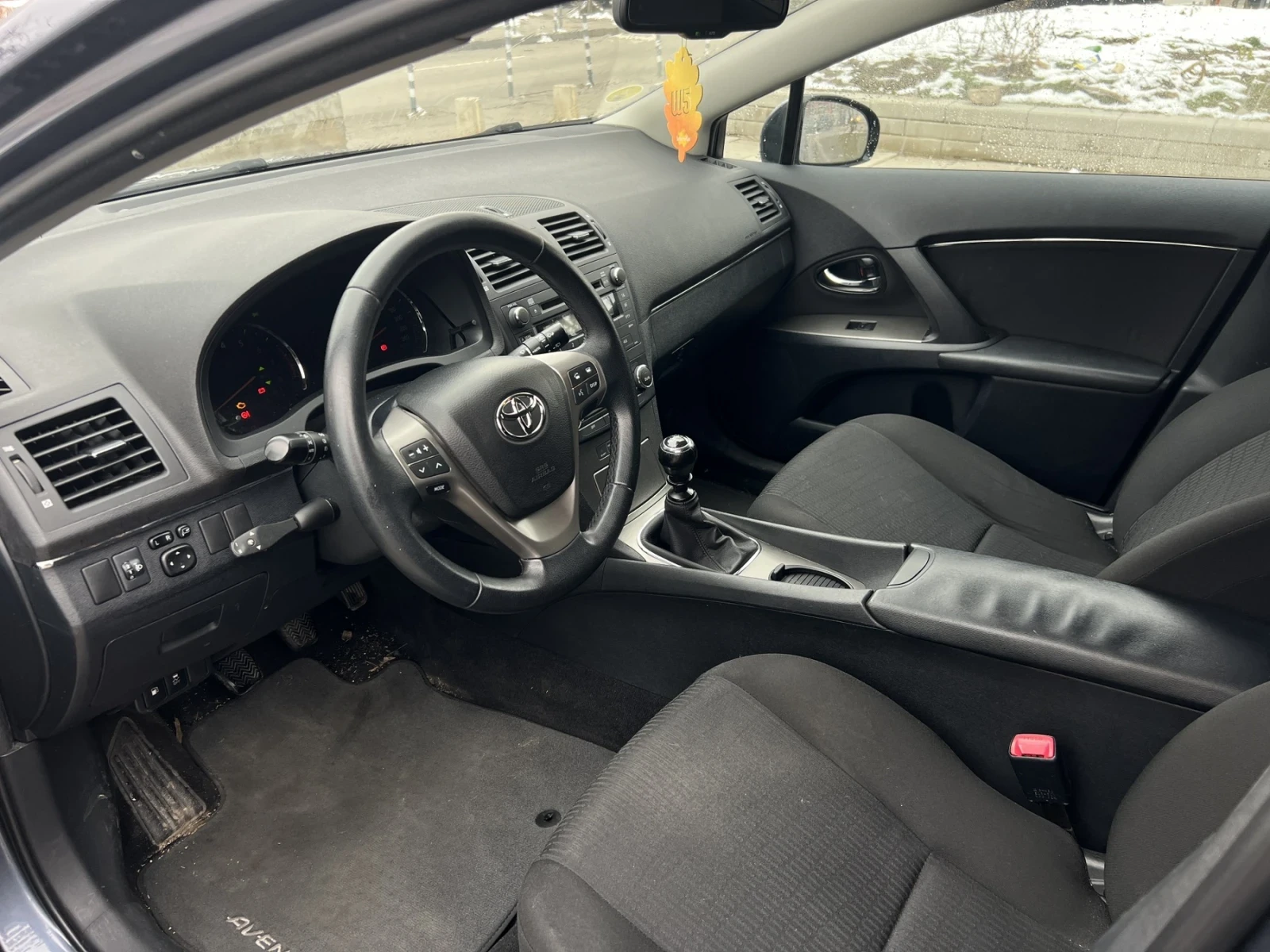 Toyota Avensis 1.8 - изображение 8