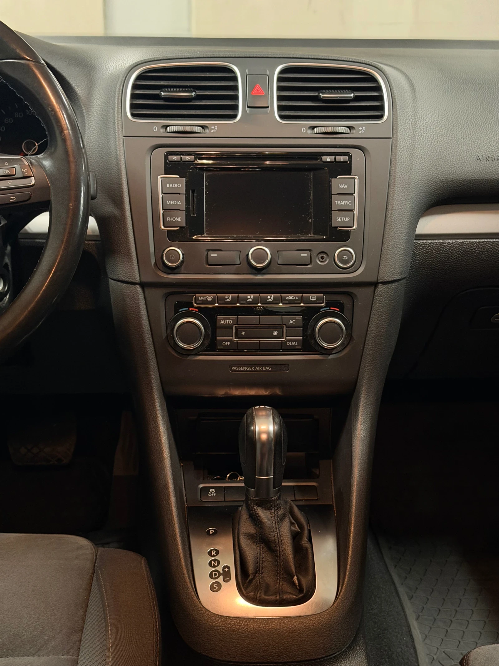 VW Golf 1.6 TDI DSG �������/ ���� | Mobile.bg � ����������� 17