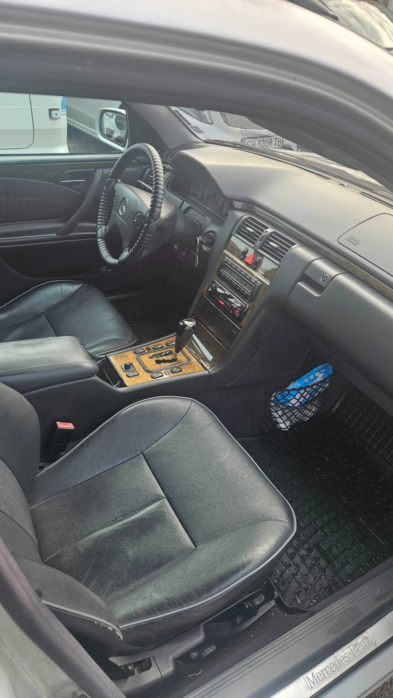 Mercedes-Benz E 270 AVANTGARDE, снимка 7 - Автомобили и джипове - 53832819