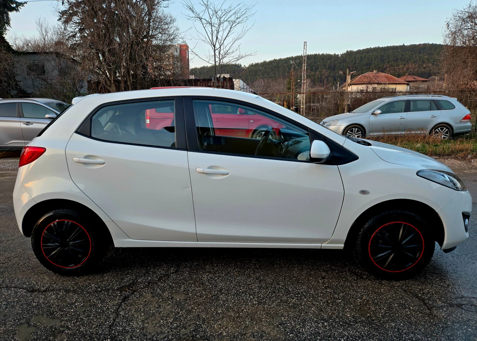 Mazda 2 1.3i Facelift �������� ����������� 1���.���� ����� | Mobile.bg � ����������� 7