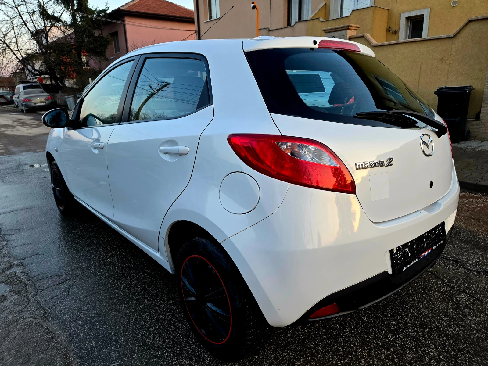 Mazda 2 1.3i Facelift �������� ����������� 1���.���� ����� | Mobile.bg � ����������� 3
