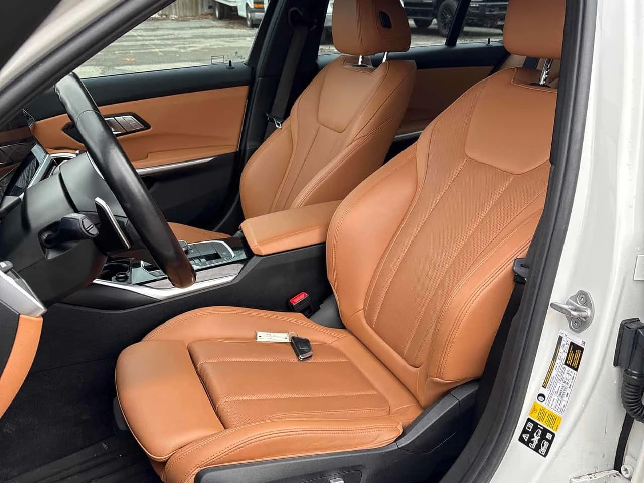 BMW 330 xDrive * М-pack* ШИБИДАХ* KEYLESS* , снимка 16 - Автомобили и джипове - 53906787