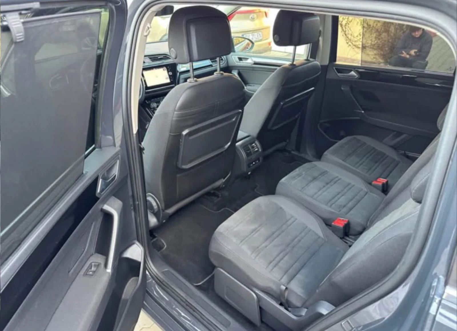 VW Touran 2.0TDI/7МЕСТЕН\DSG 7, 150 к.с., снимка 8 - Автомобили и джипове - 54162081