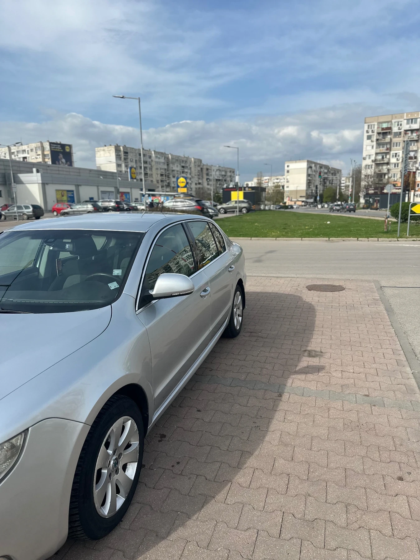 Skoda Superb, снимка 2 - Автомобили и джипове - 54235003