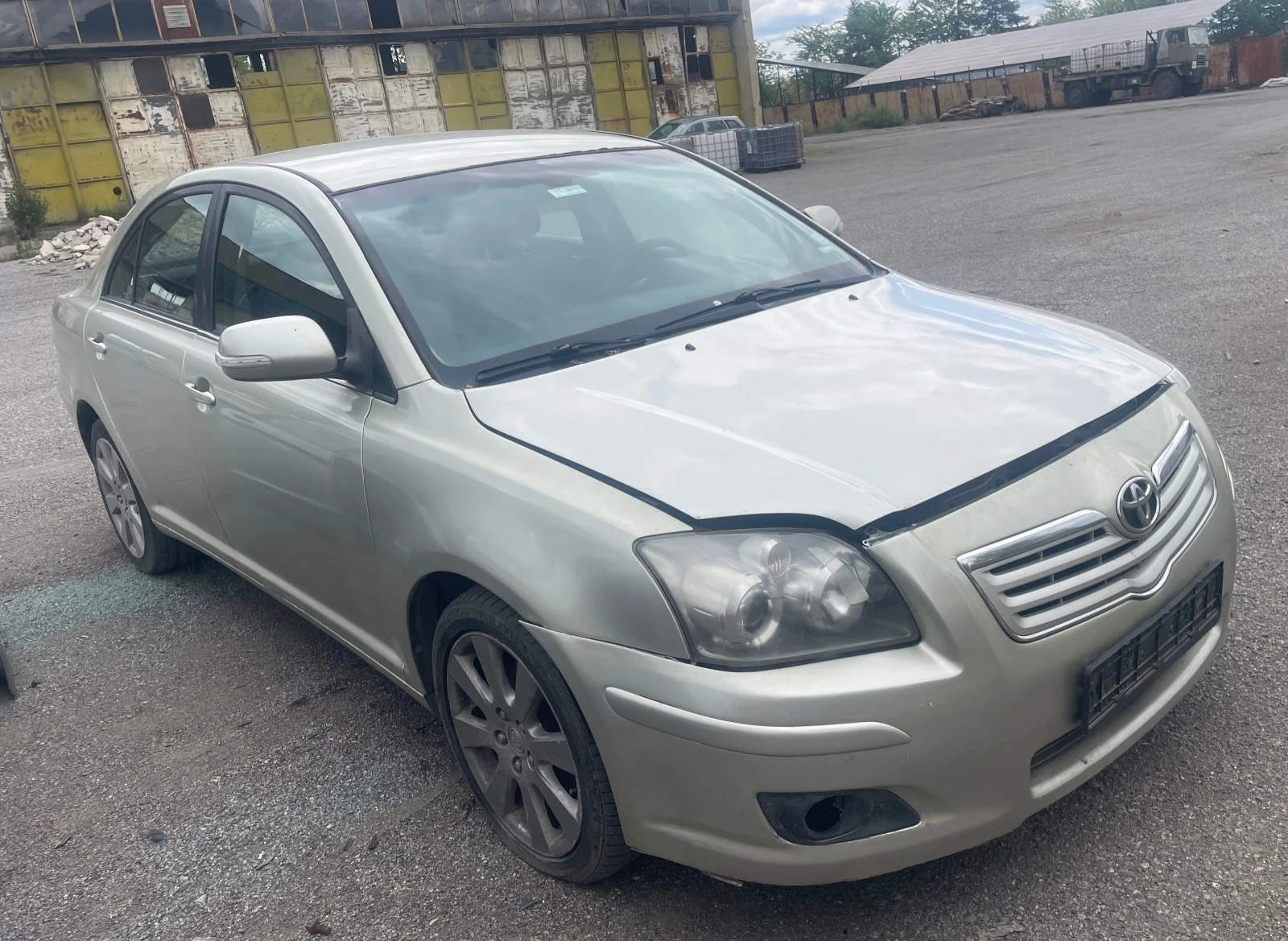 Toyota Avensis 2.2 d, снимка 2 - Автомобили и джипове - 54568131