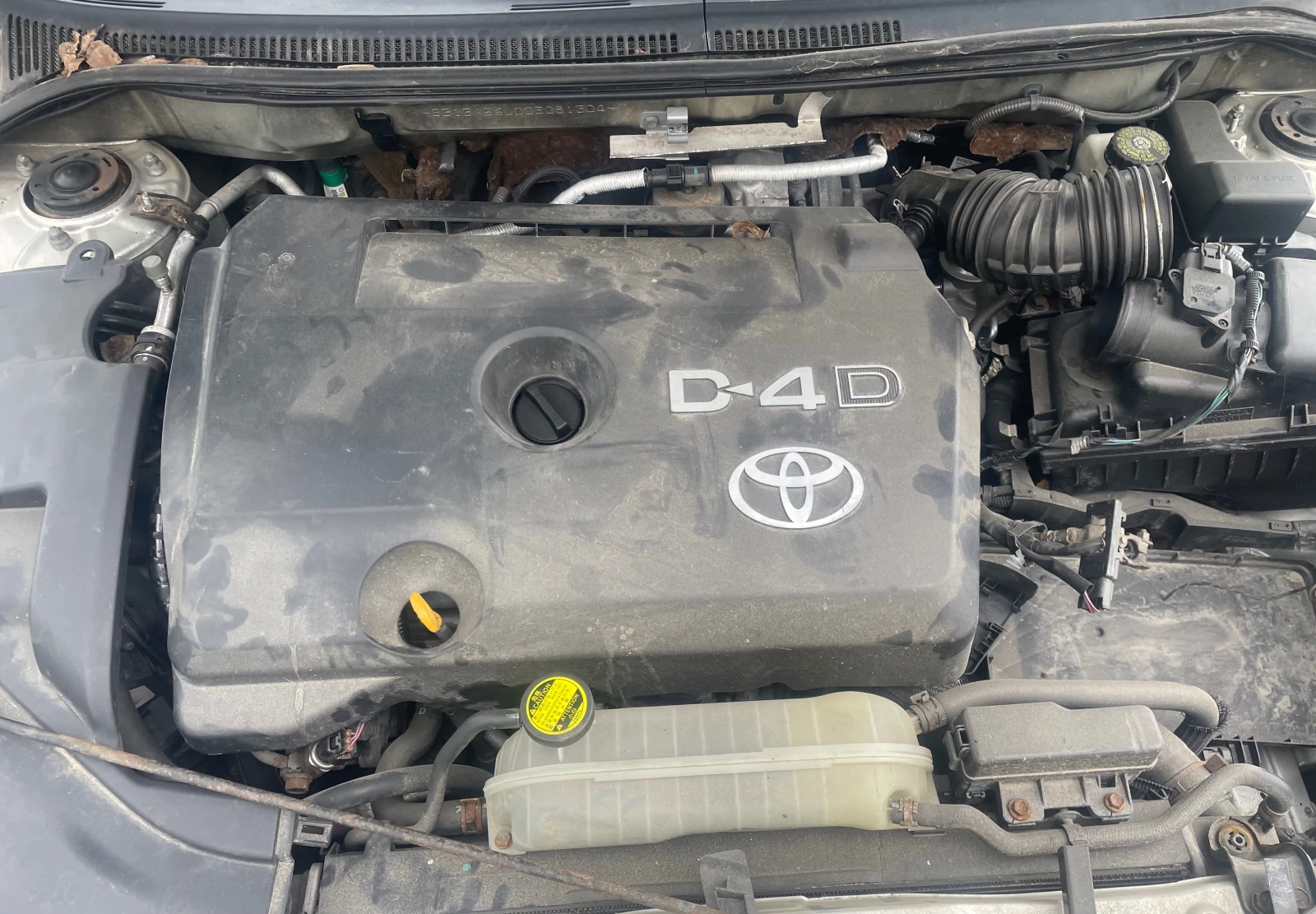 Toyota Avensis 2.2 d, снимка 7 - Автомобили и джипове - 54568131