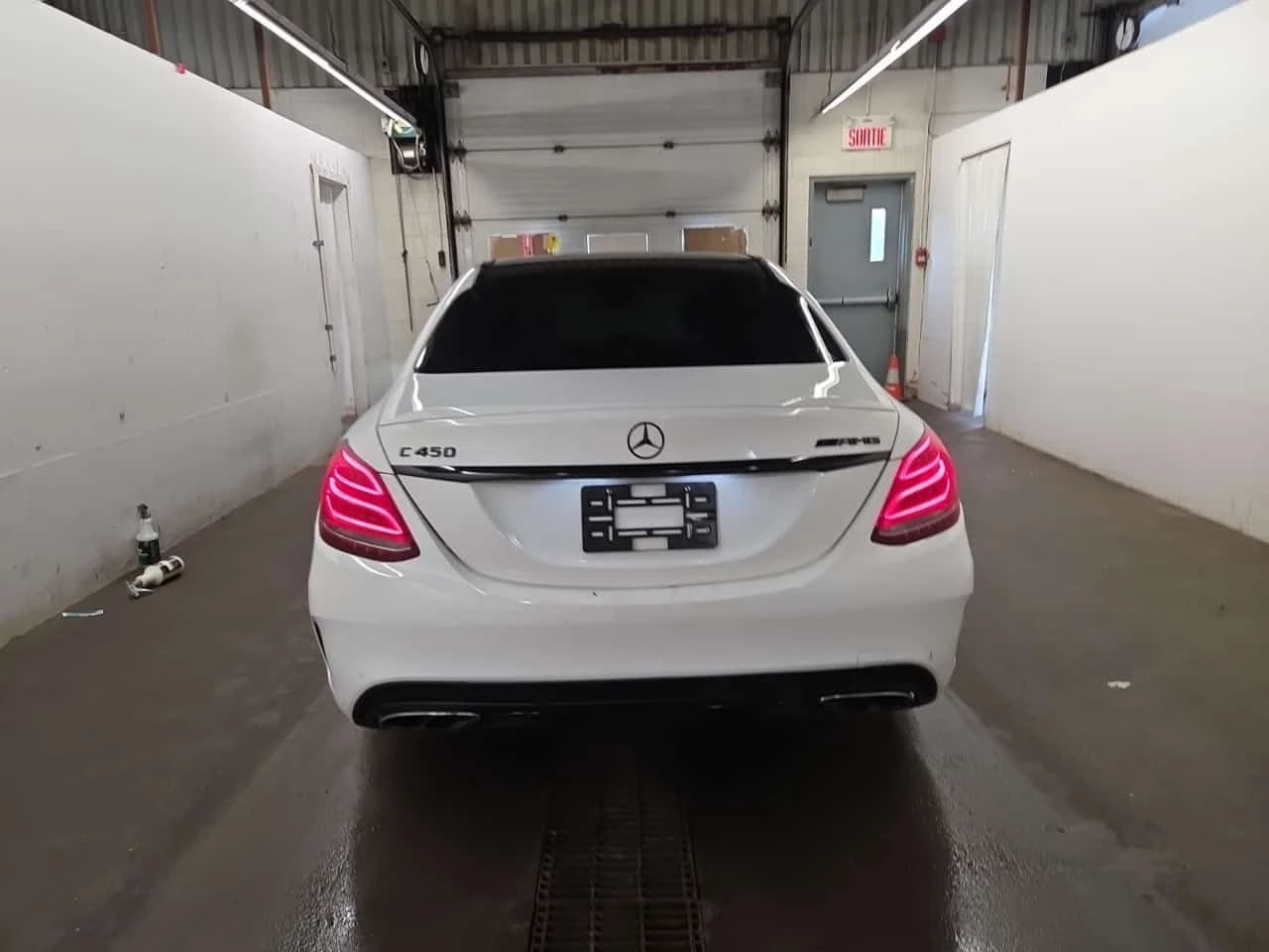 Mercedes-Benz C 450 AMG ПОДГРЕВ/ЧЕРВЕН САЛОН/ПАНО/CARFAX/ФИНАНСИРАНЕ , снимка 17 - Автомобили и джипове - 55004629