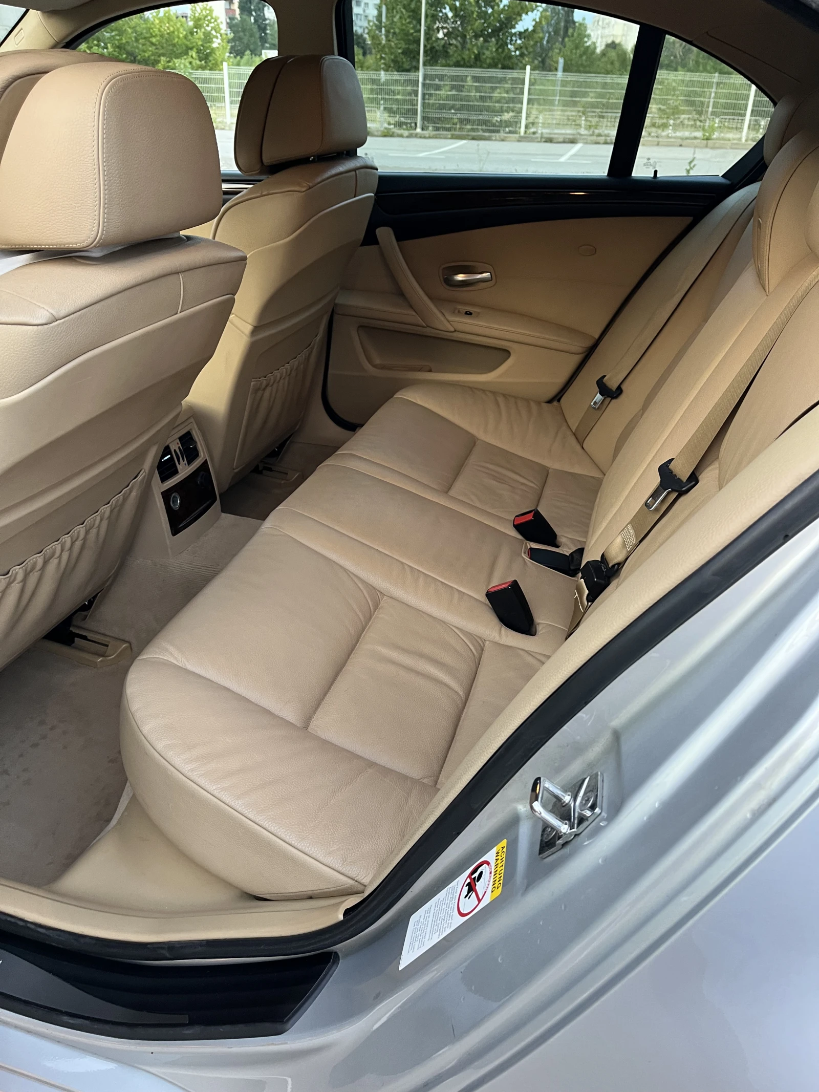 BMW 525 xi ВНОС ОТ ШВЕЙЦАРИЯ, снимка 12 - Автомобили и джипове - 55318437