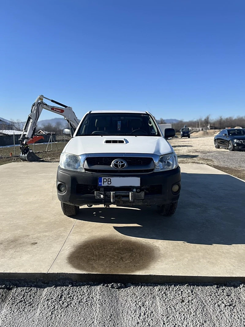 Toyota Hilux 2.5d4d 4x4, снимка 2 - Автомобили и джипове - 48726543