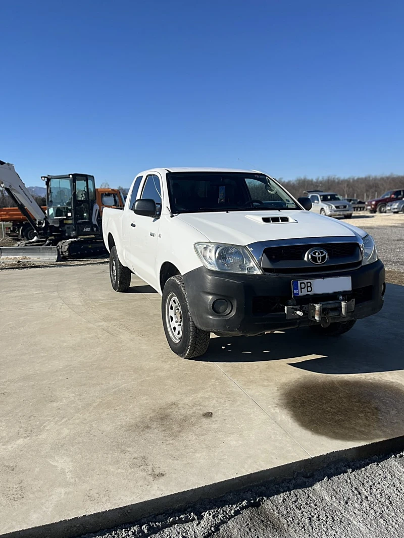 Toyota Hilux 2.5d4d 4x4, снимка 3 - Автомобили и джипове - 48726543