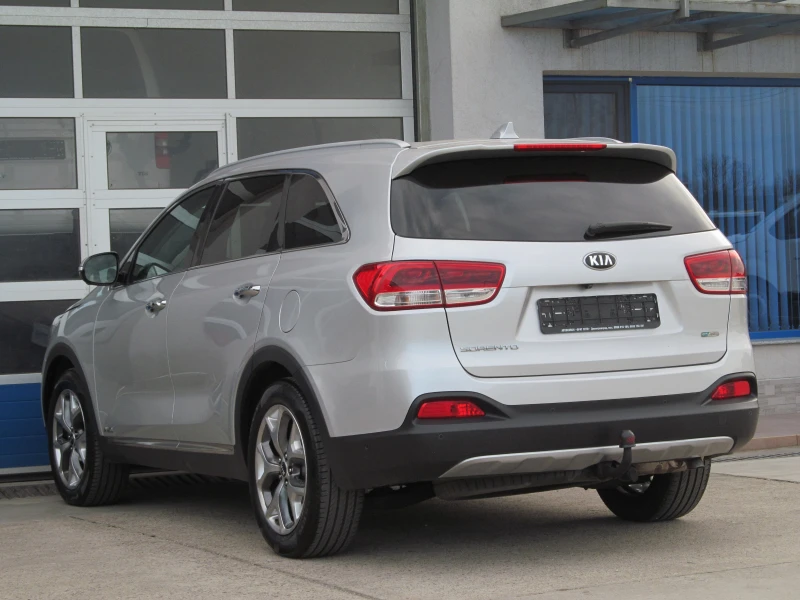 Kia Sorento 2.2CRDI/PLATINUM EDITION/ФУЛ ЕКСТРИ ЗА МОДЕЛА, снимка 4 - Автомобили и джипове - 49492662