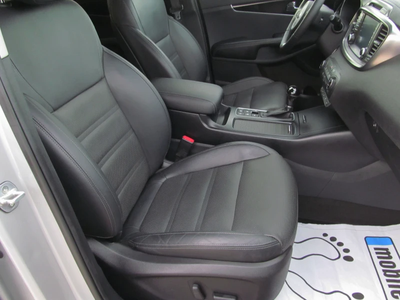 Kia Sorento 2.2CRDI/PLATINUM EDITION/ФУЛ ЕКСТРИ ЗА МОДЕЛА, снимка 10 - Автомобили и джипове - 49492662