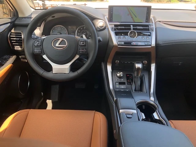 Lexus NX 300h, снимка 9 - Автомобили и джипове - 47638768