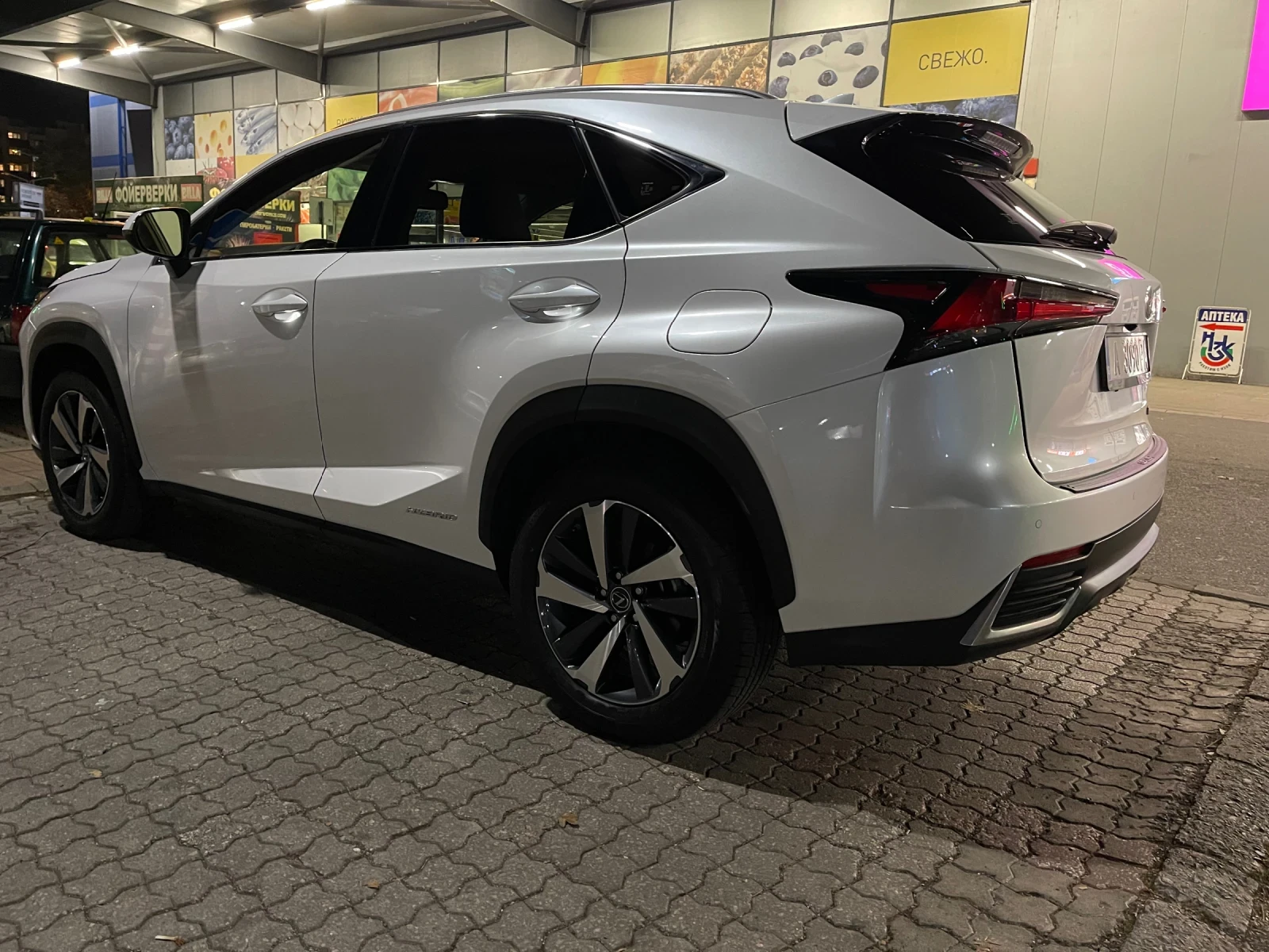 Lexus NX 300h  - изображение 5