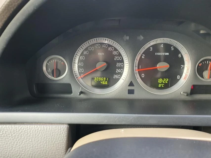 Volvo Xc90 2.5T - изображение 10