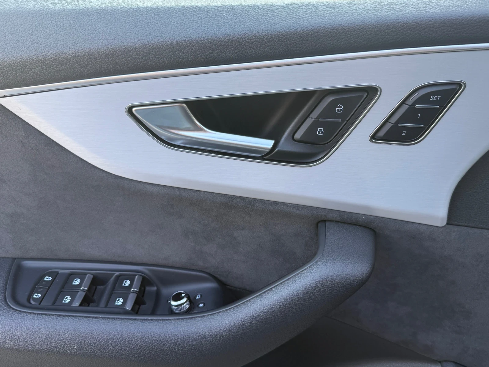 Audi SQ7  - изображение 10