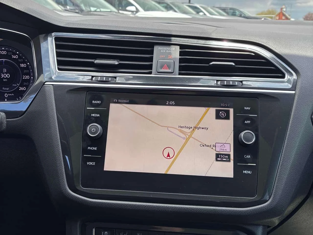 VW Tiguan * Highline * PANO* KEYLESS* ПОДГРЕВ* , снимка 9 - Автомобили и джипове - 54491494