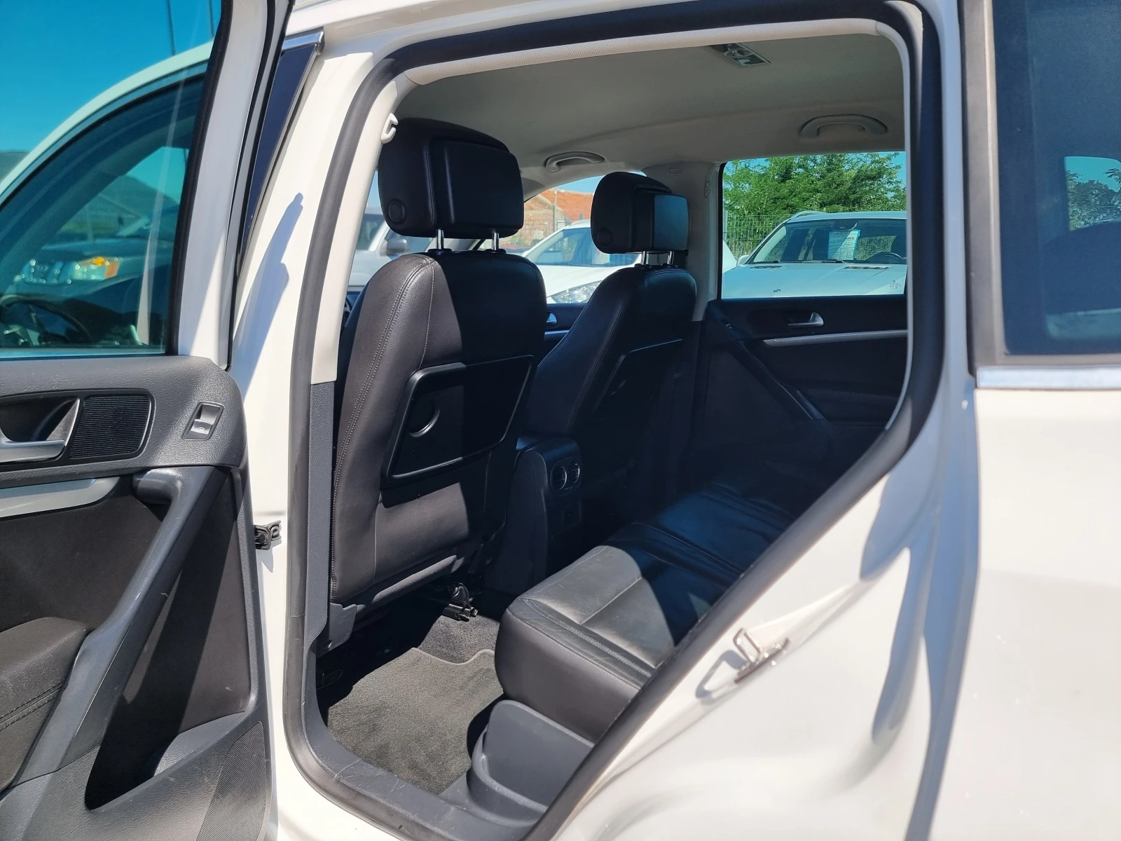 VW Tiguan 2.0TDI FACE, снимка 11 - Автомобили и джипове - 55275927