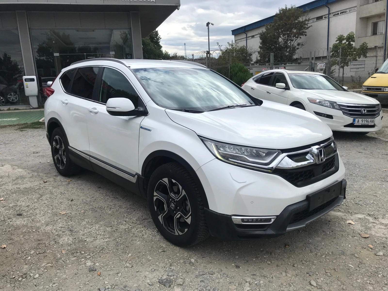 Honda Cr-v 2, 0 HYBRID AWD, снимка 10 - Автомобили и джипове - 56197633